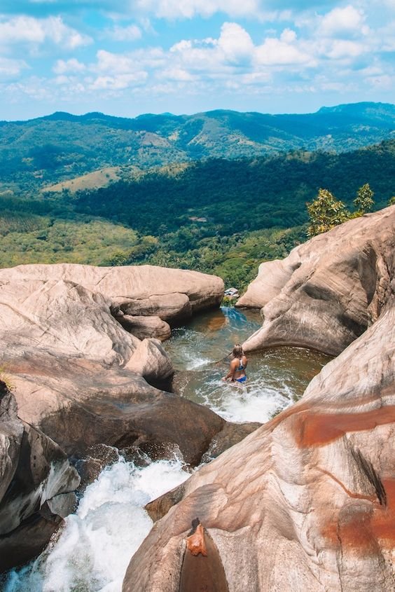 Discovering Sri Lanka’s Diyaluma Waterfall